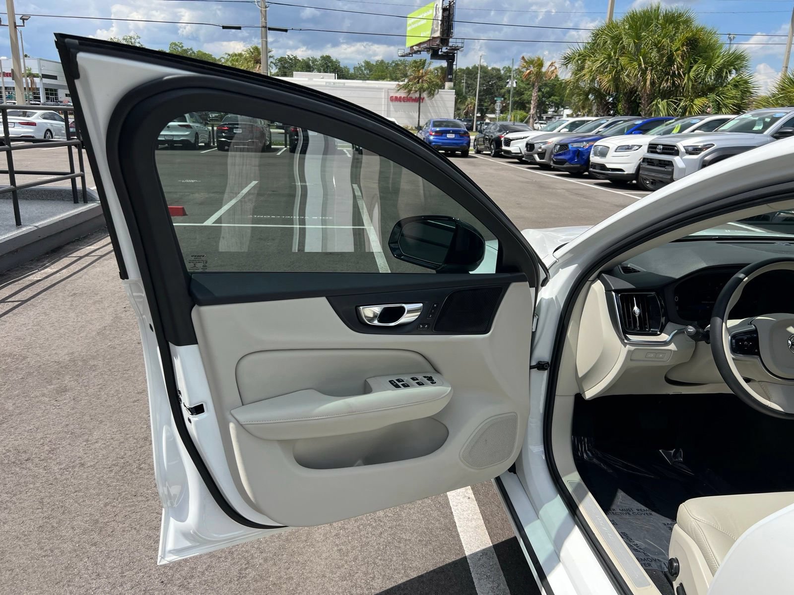 Used 2023 Volvo S60 T8 Plus AWD/4WD image 23