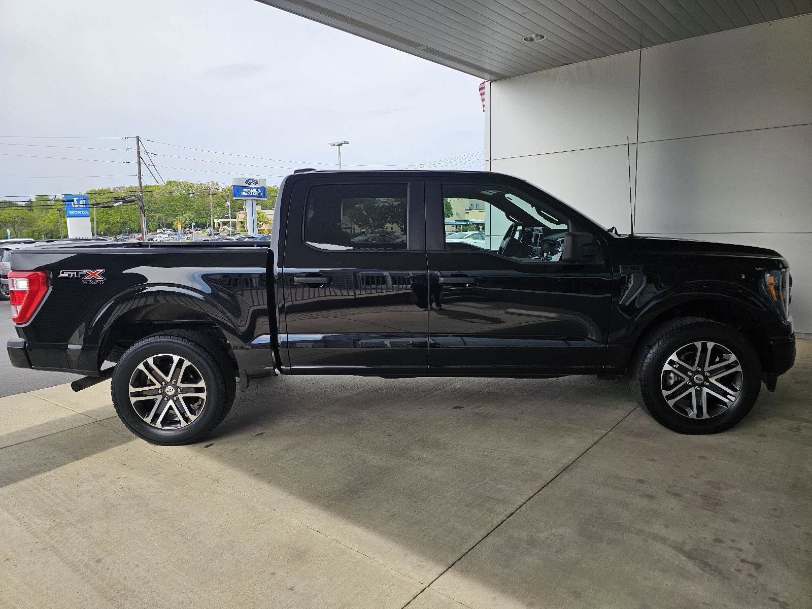 Used 2023 Ford F150 XL w/ STX Appearance Package AWD/4WD image 6