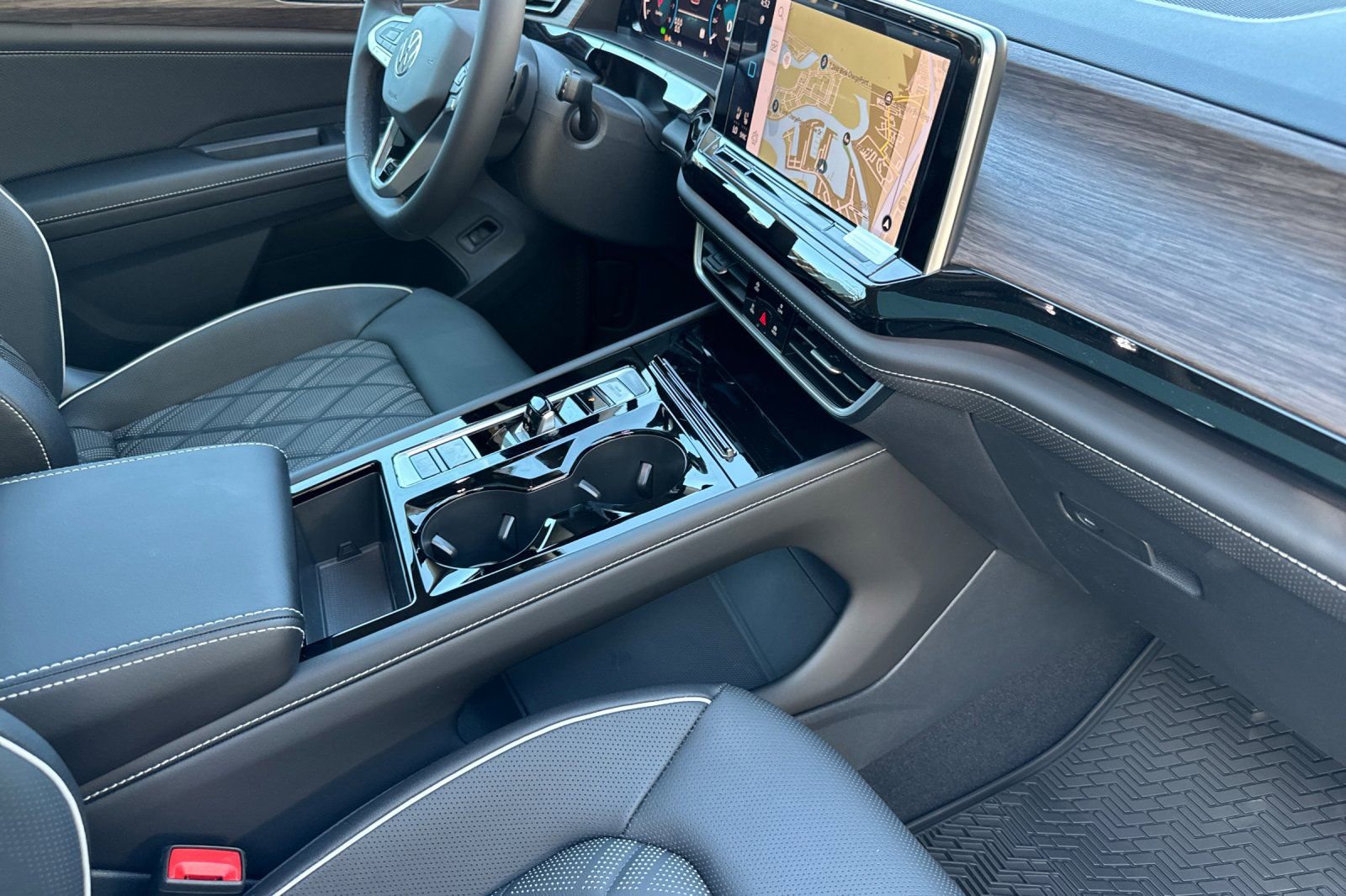 New 2026 Volkswagen Atlas SEL Premium R-Line AWD/4WD image 16