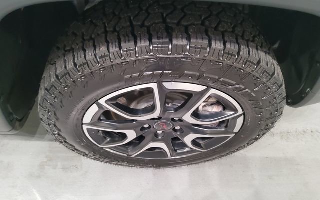 Used 2025 Jeep Compass Trailhawk AWD/4WD image 37