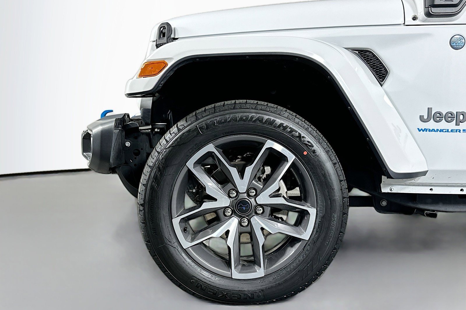Used 2024 Jeep Wrangler Unlimited AWD/4WD image 12