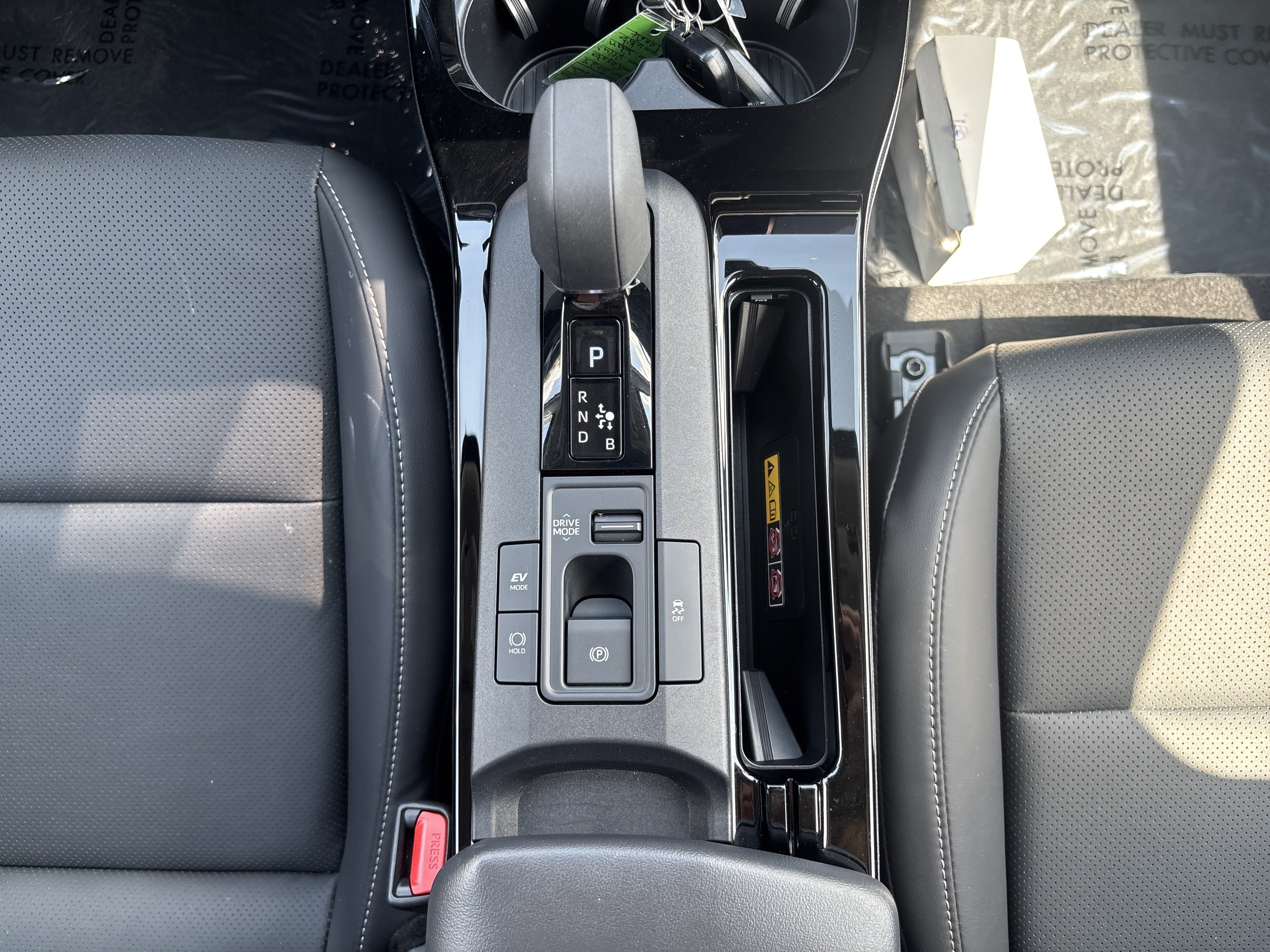 Used 2025 Toyota Prius Limited w/ Limited Premium Package AWD/4WD image 13