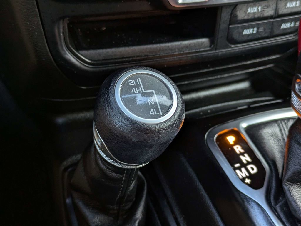 Used 2023 Jeep Wrangler Willys AWD/4WD image 24