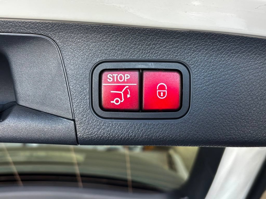 Used 2025 Mercedes-Benz GLA 250 4MATIC w/ Winter Package image 35