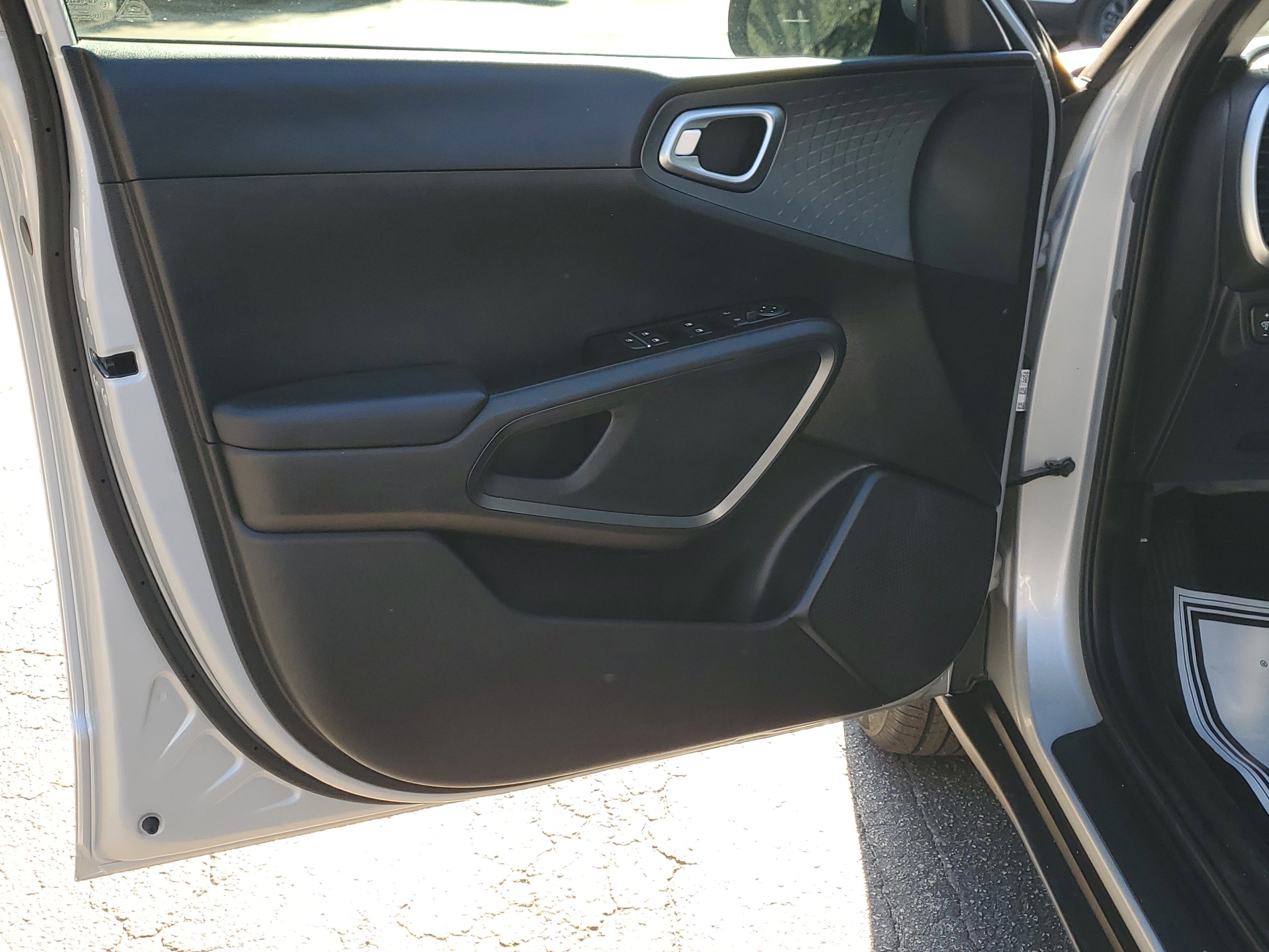 Used 2021 Kia Soul S image 17