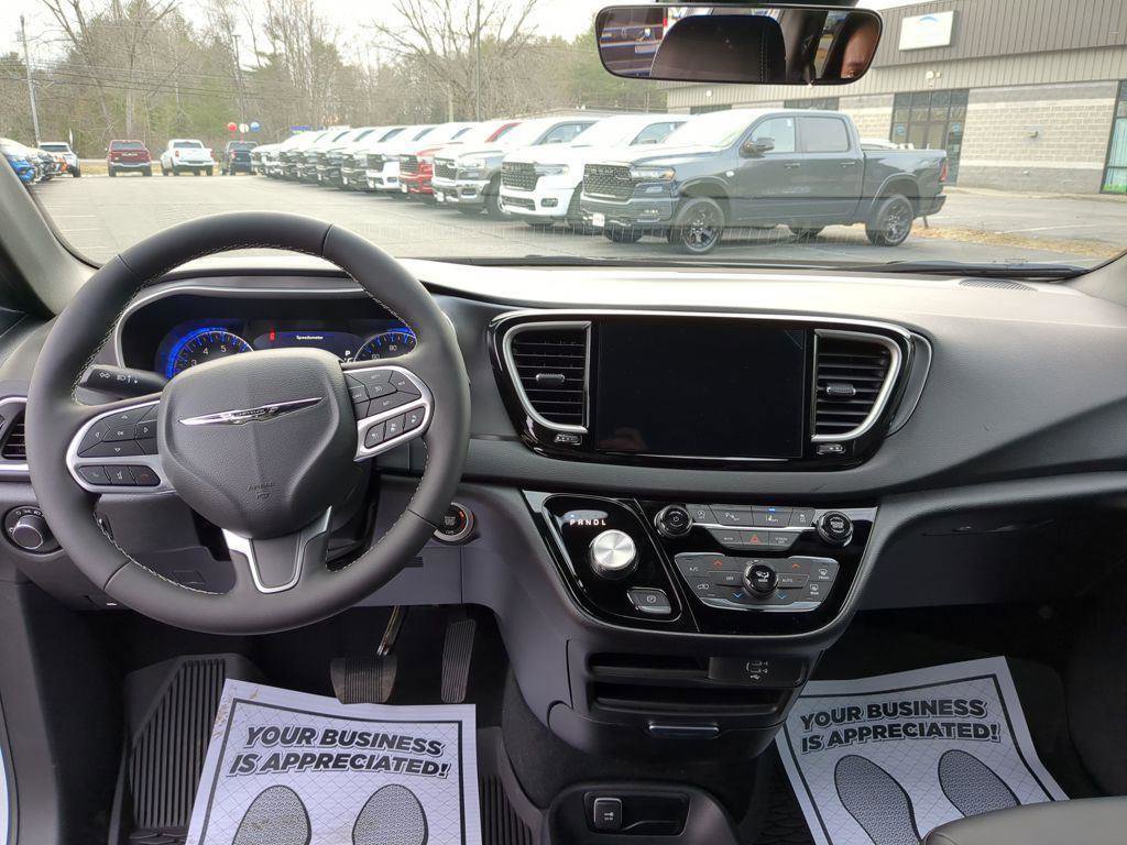 New 2026 Chrysler Voyager LX FWD image 15