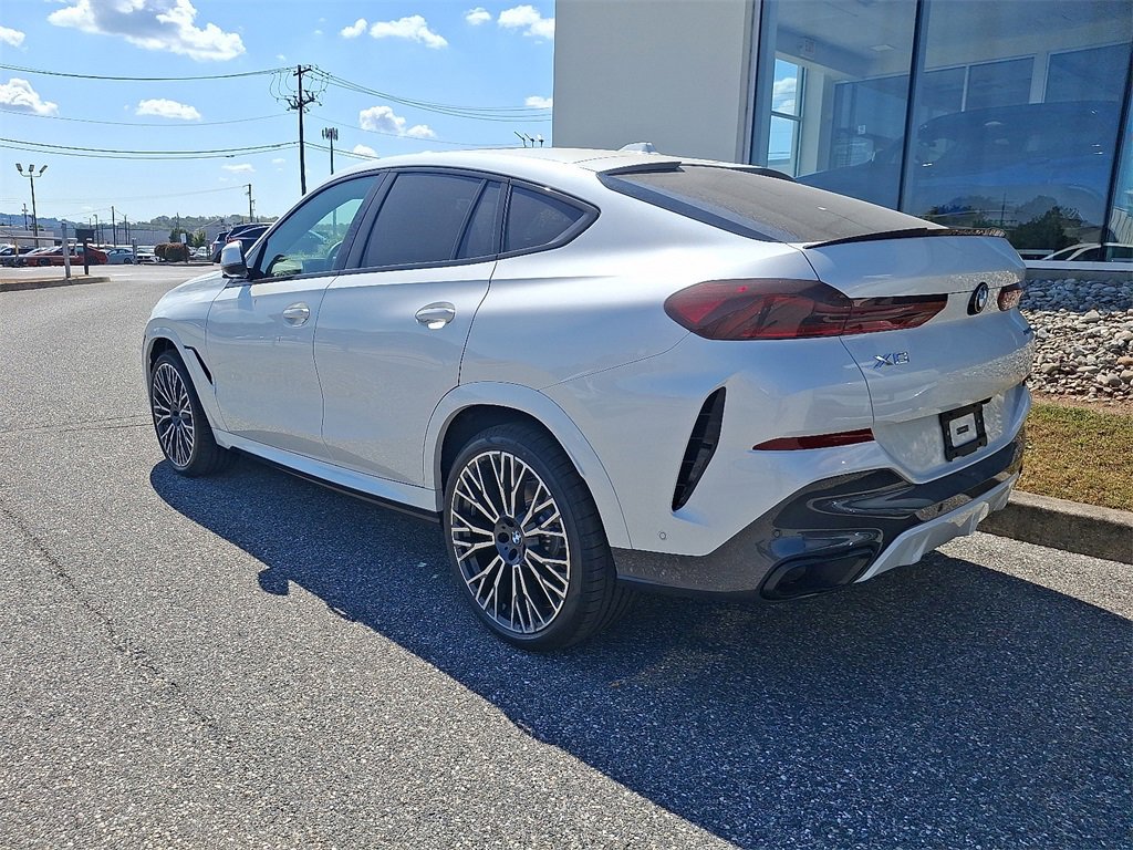 New 2026 BMW X6 xDrive40i w/ Executive Package image 3