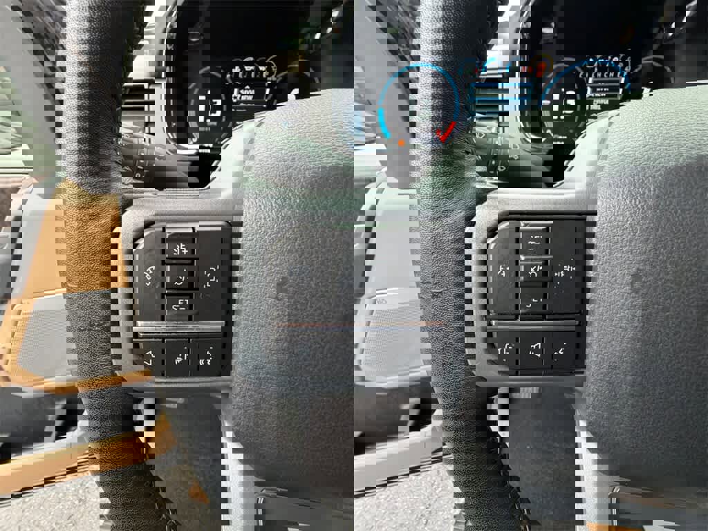 Used 2023 Ford F150 Lariat w/ Trailer Tow Package image 22