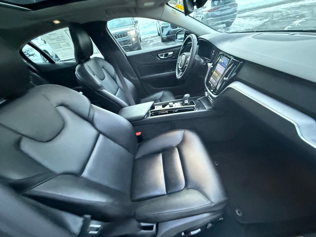 Used 2025 Volvo S60 B5 Core image 34