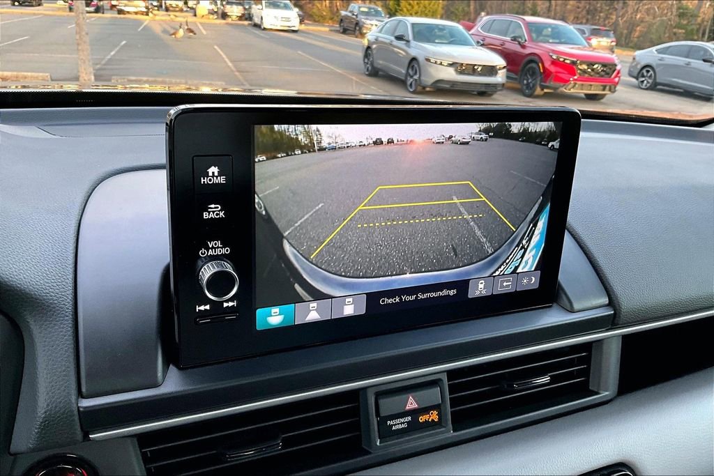 Used 2025 Honda Pilot EX-L image 13