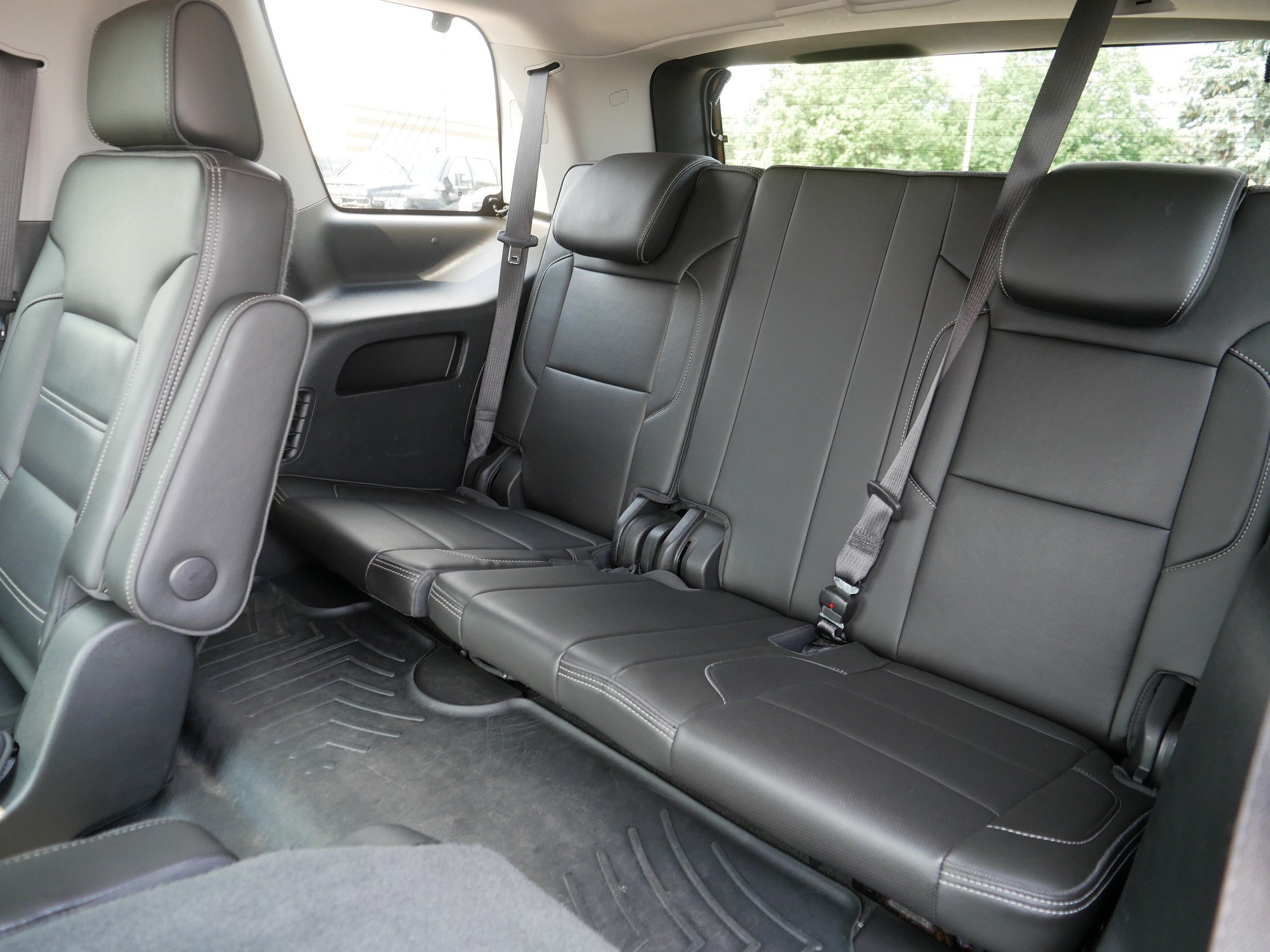 Used 2018 GMC Yukon Denali w/ Denali Ultimate Package AWD/4WD image 35