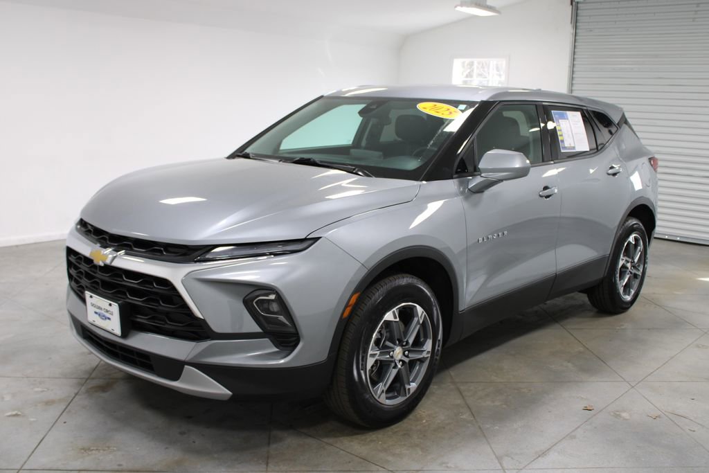 Used 2025 Chevrolet Blazer LT image 4