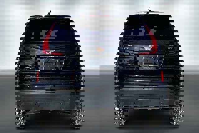 Used 2024 Cadillac XT4 Luxury image 3