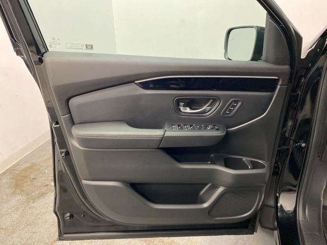 Certified 2025 Honda Pilot EX-L image 18