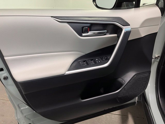 Used 2021 Toyota RAV4 XLE w/ Convenience Package AWD/4WD image 20