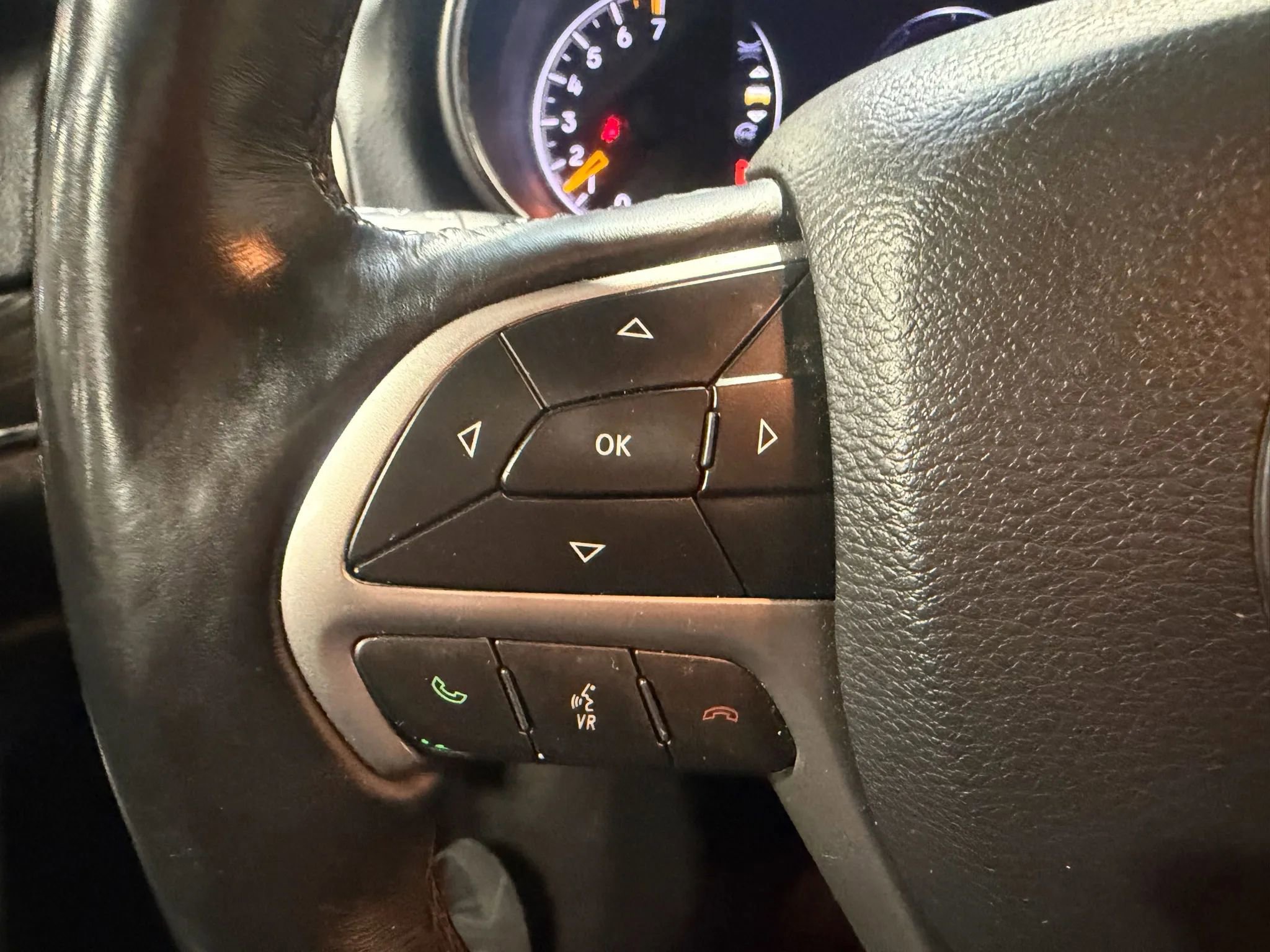 Used 2019 Jeep Grand Cherokee Limited image 13