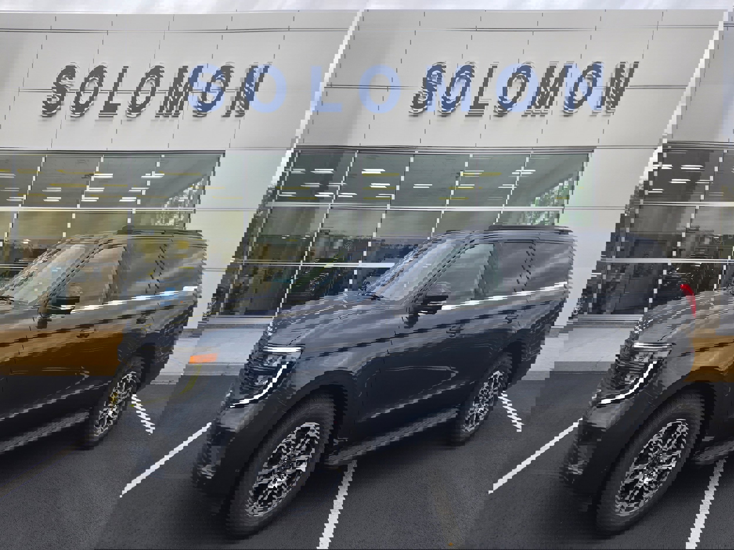 New 2025 Ford Expedition Active image 1
