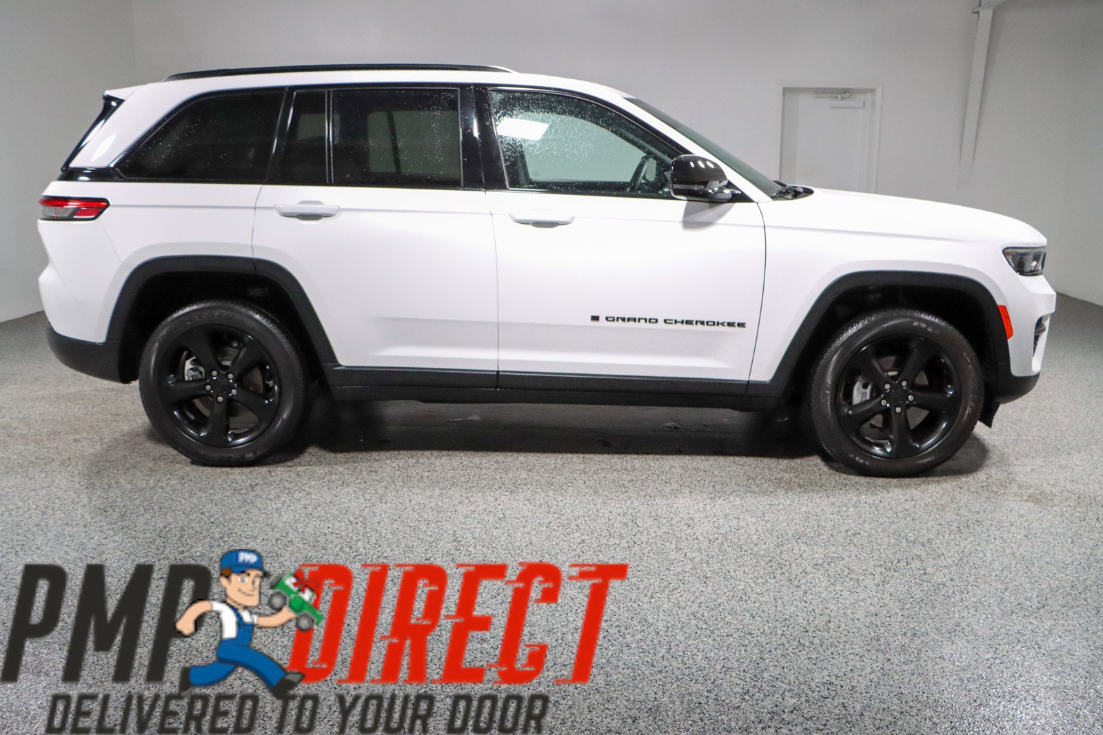 Used 2023 Jeep Grand Cherokee Altitude image 6