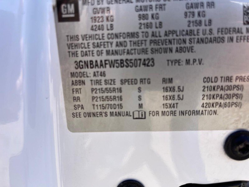 Used 2011 Chevrolet HHR LS FWD image 15