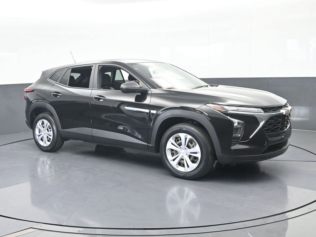 Used 2024 Chevrolet Trax LS image 8