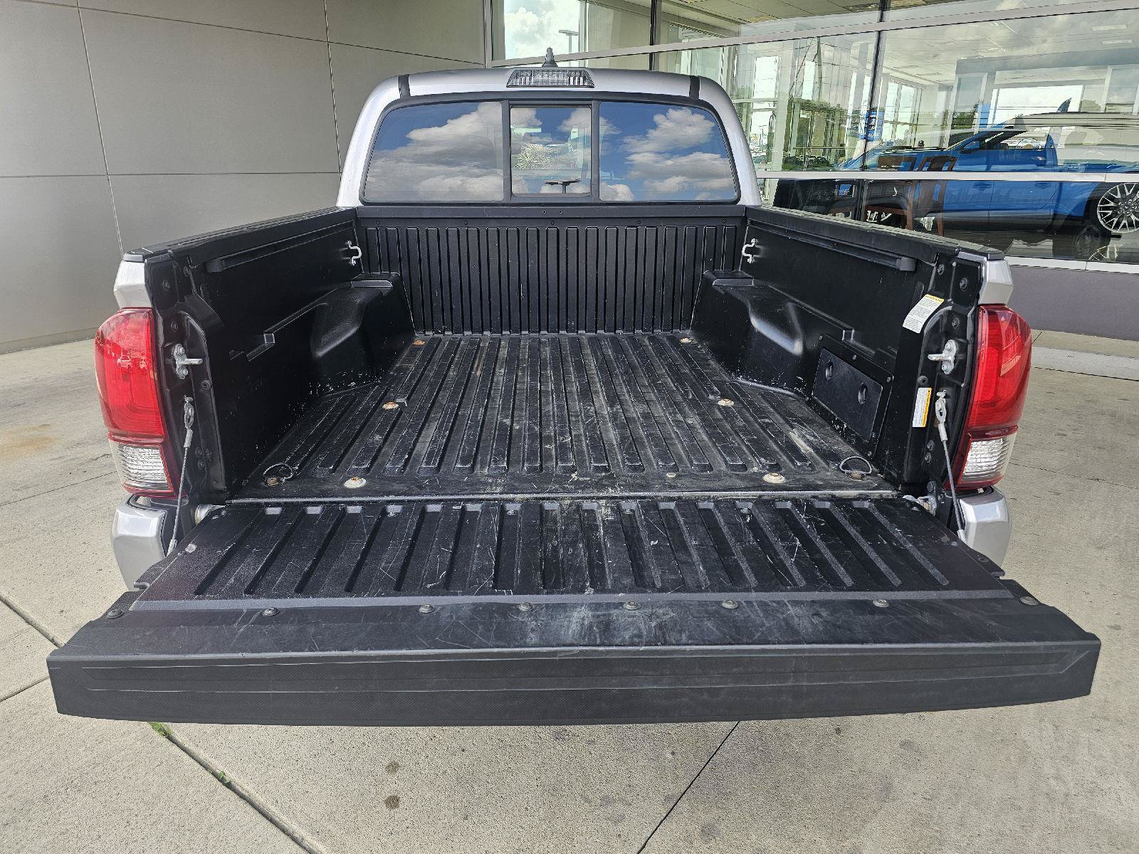 Used 2021 Toyota Tacoma SR w/ SR Convenience Package RWD image 5