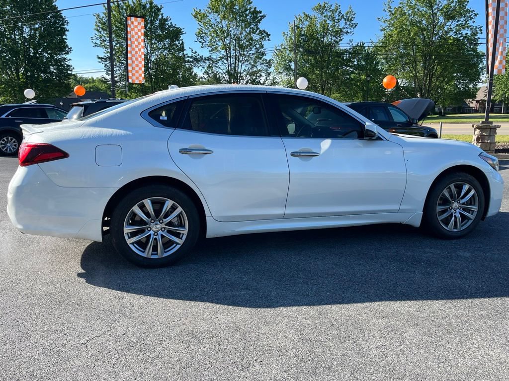 Used 2016 INFINITI Q70 3.7 AWD/4WD image 9