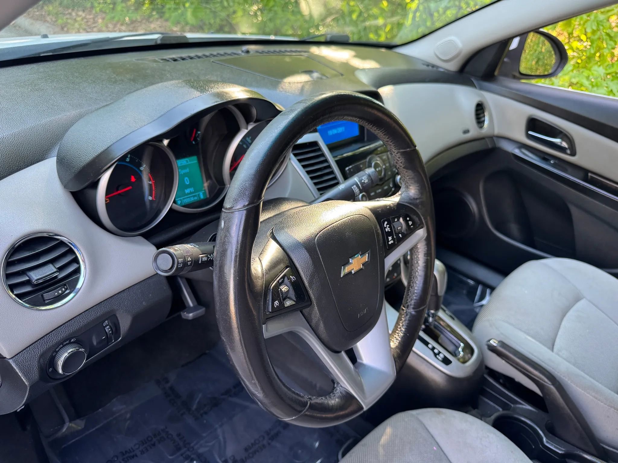 Used 2014 Chevrolet Cruze LT FWD image 14