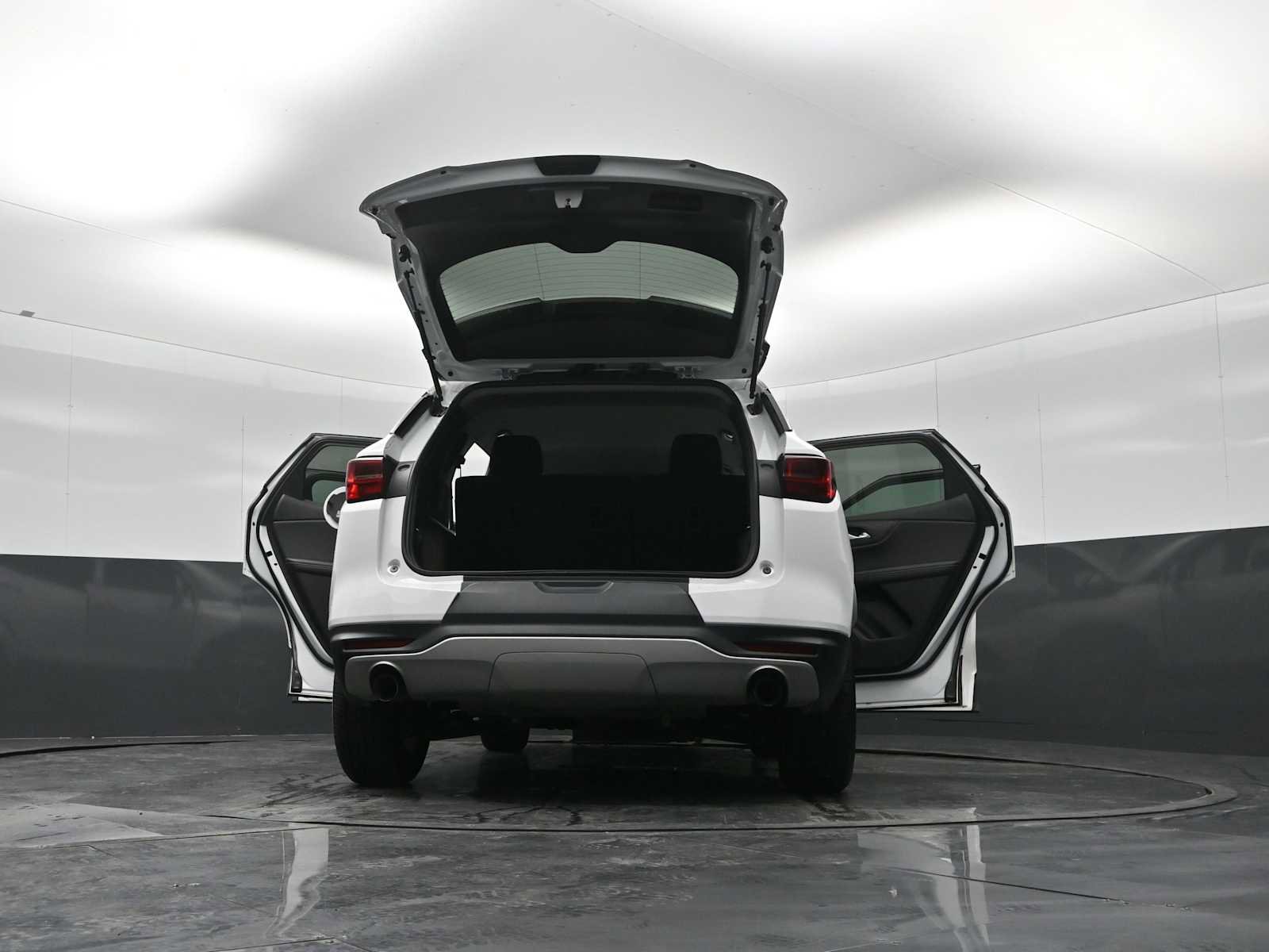 Used 2023 Chevrolet Blazer LT AWD/4WD image 37