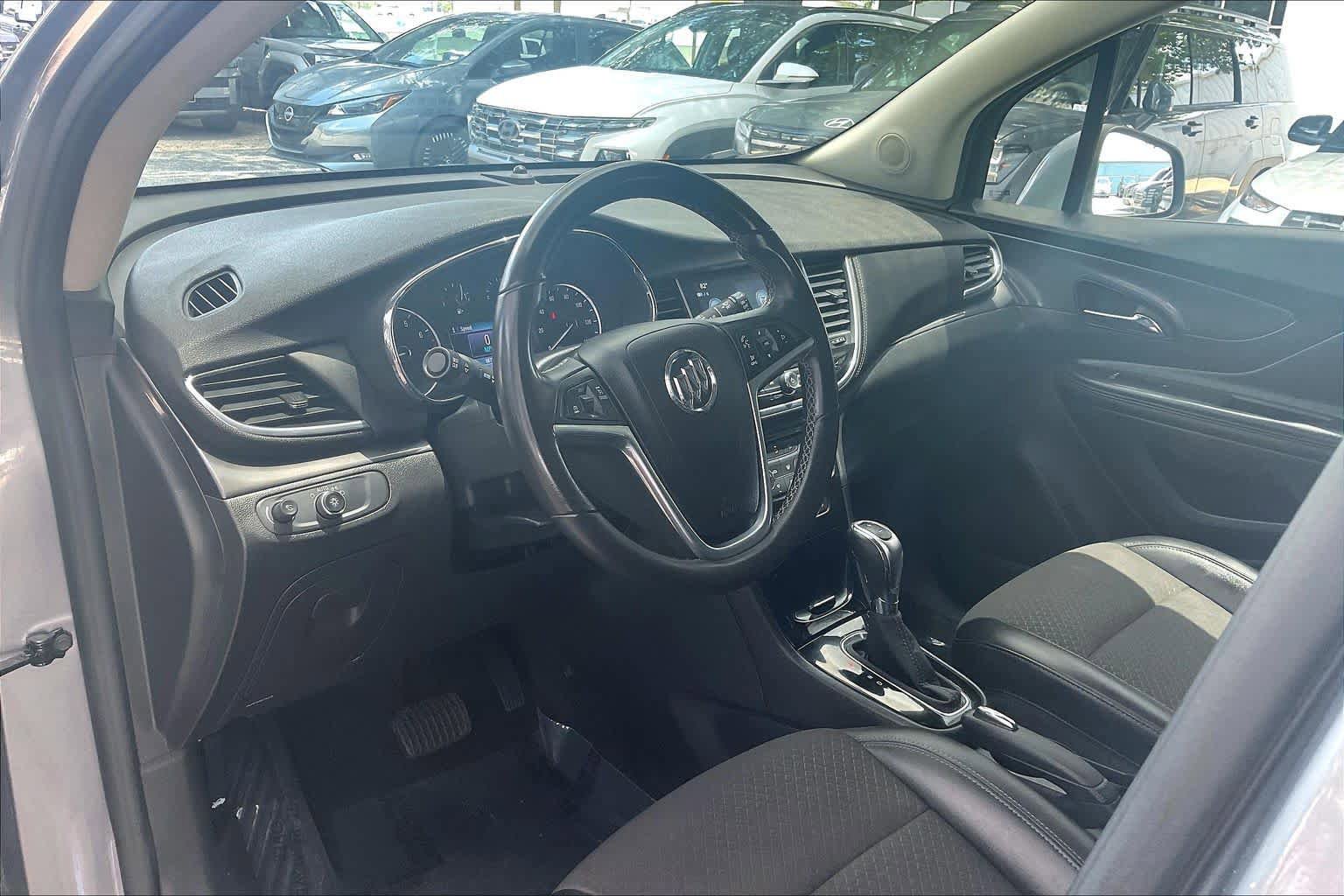 Used 2020 Buick Encore Preferred AWD/4WD image 18
