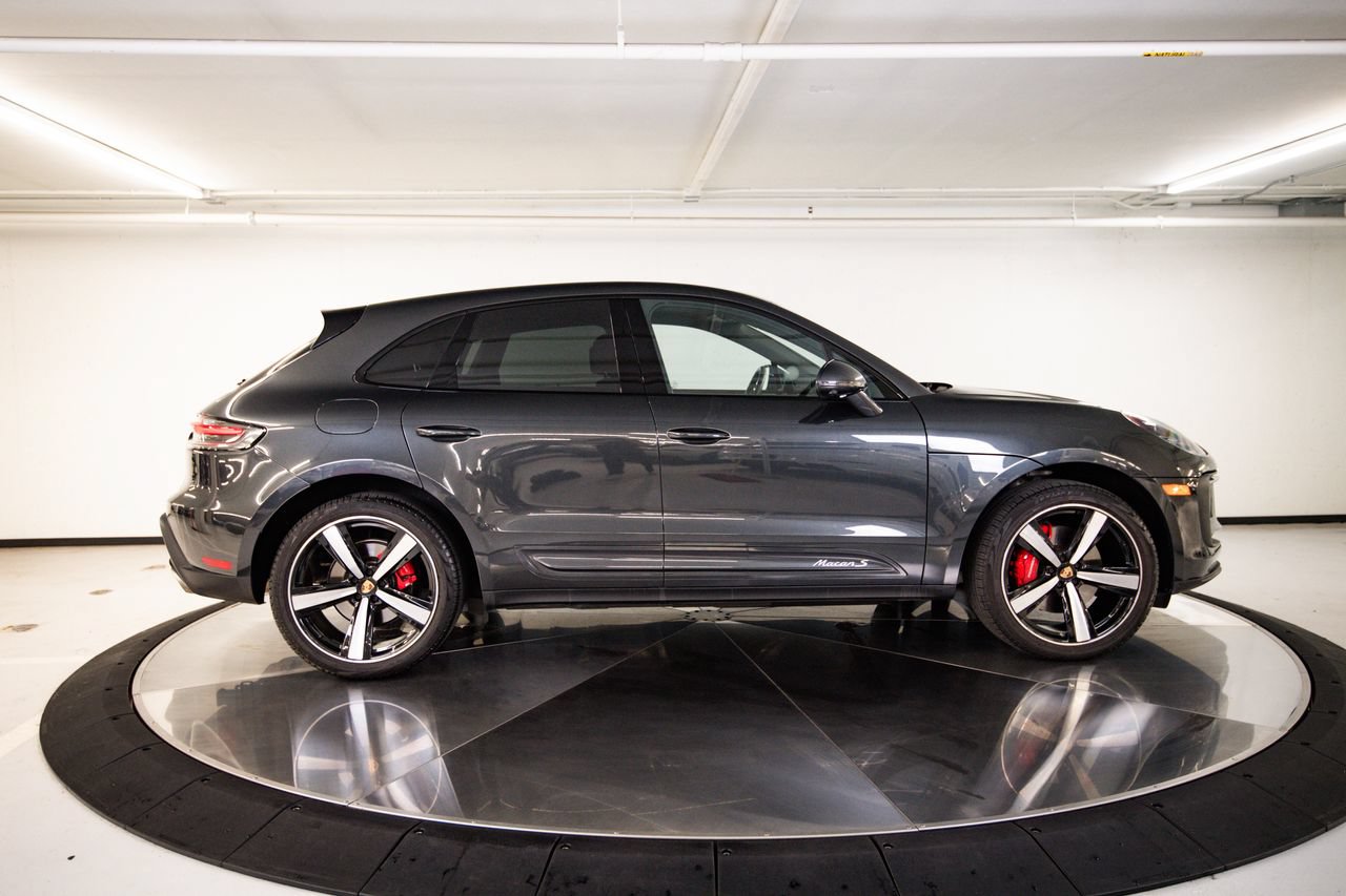 Certified 2024 Porsche Macan S AWD/4WD image 8