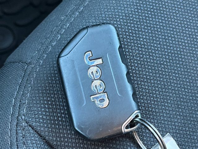 Used 2022 Jeep Wrangler Unlimited Sport AWD/4WD image 28