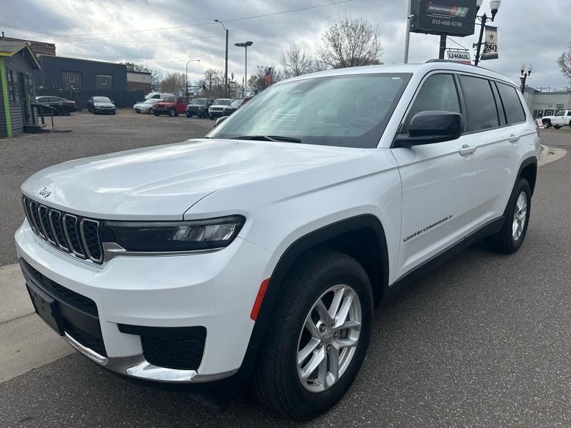 Used 2023 Jeep Grand Cherokee L Laredo AWD/4WD image 3