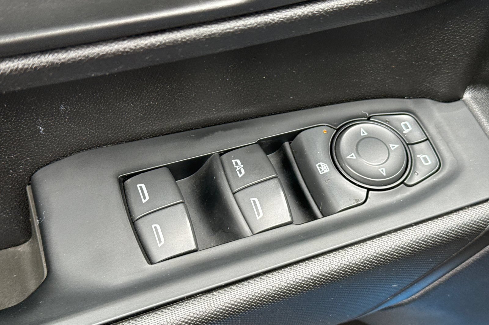 Used 2023 Chevrolet Silverado 1500 Custom w/ LPO, Dark Essentials Package RWD image 17