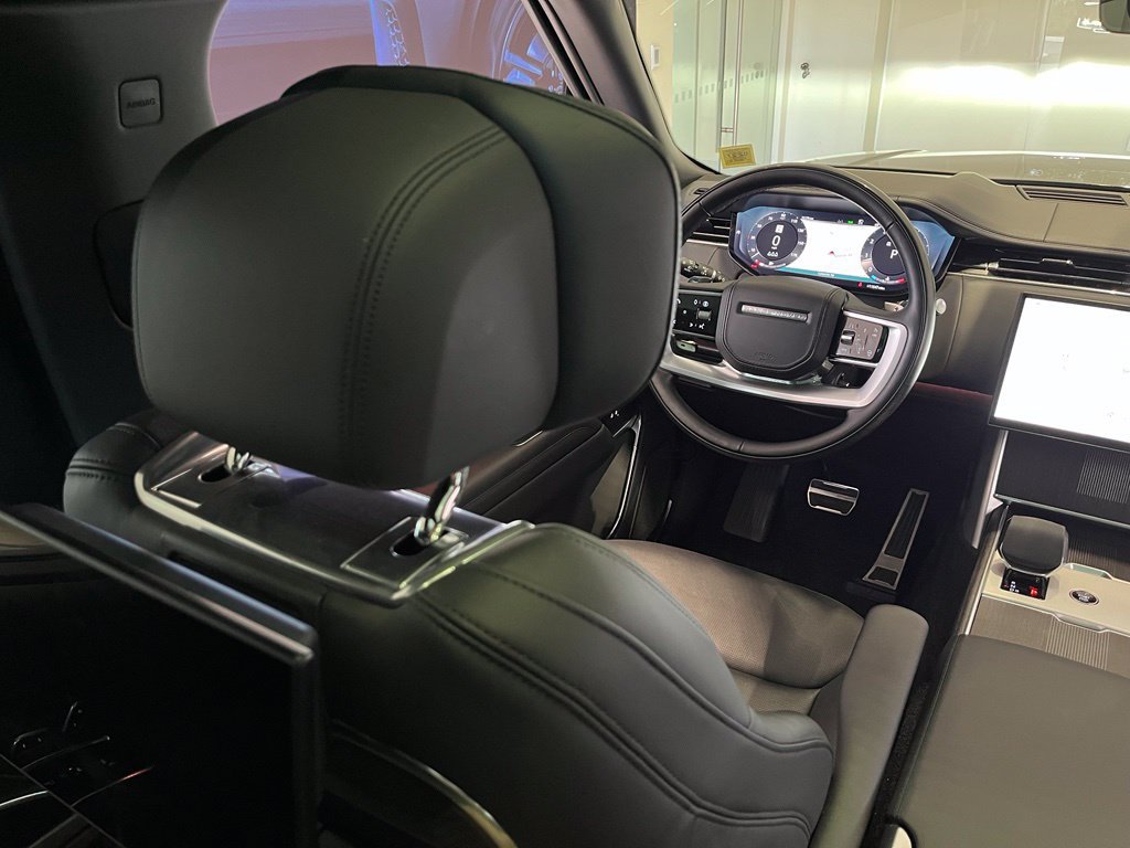Used 2024 Land Rover Range Rover Autobiography AWD/4WD image 35