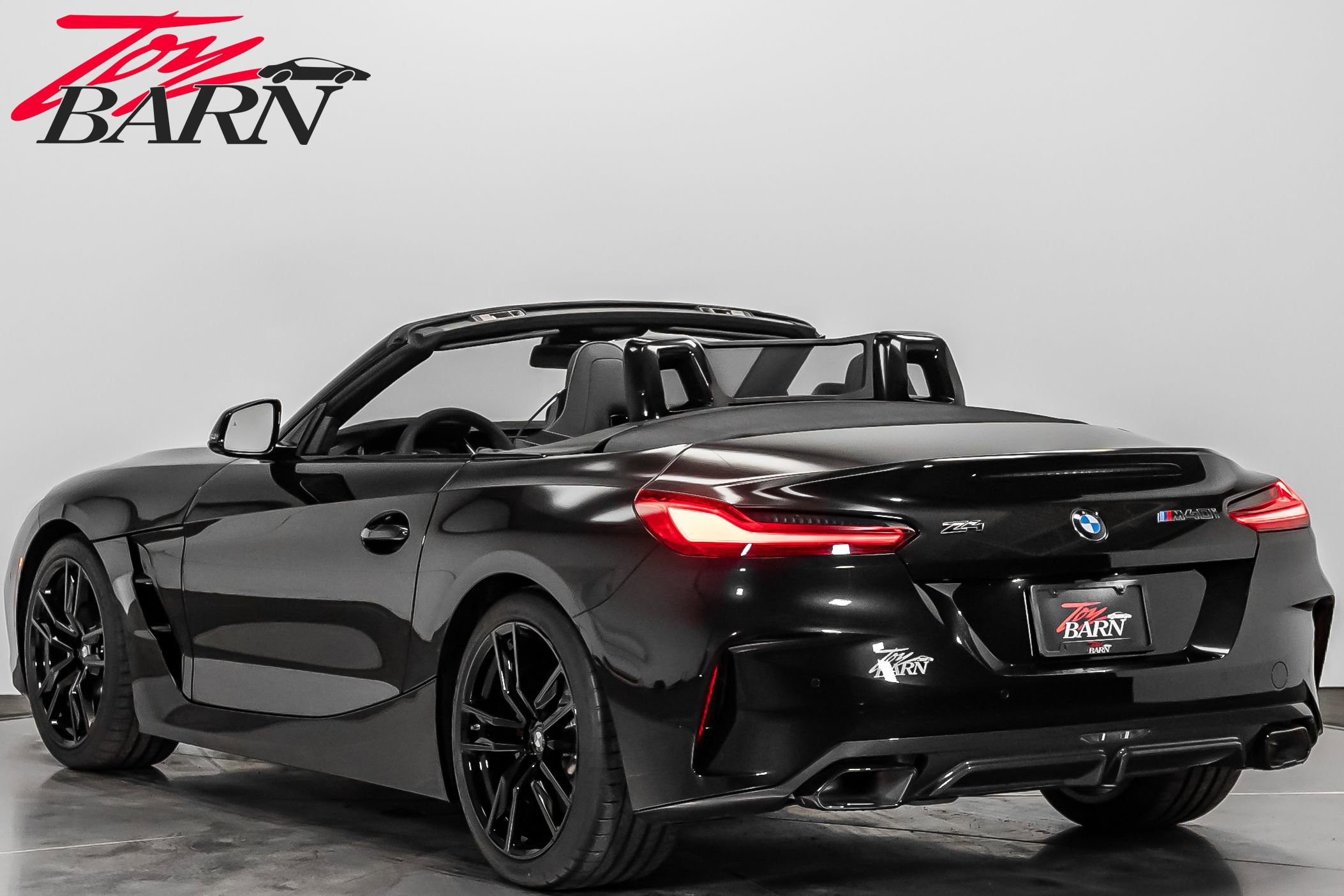 Used 2025 BMW Z4 M40i w/ Edition image 3