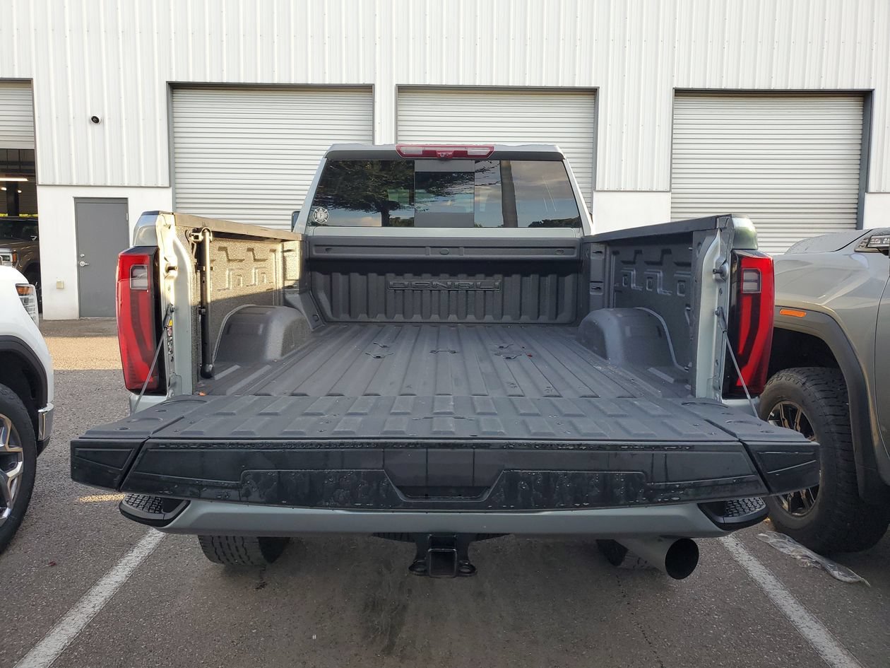Used 2024 GMC Sierra 3500 Denali w/ Denali Reserve Package AWD/4WD image 9
