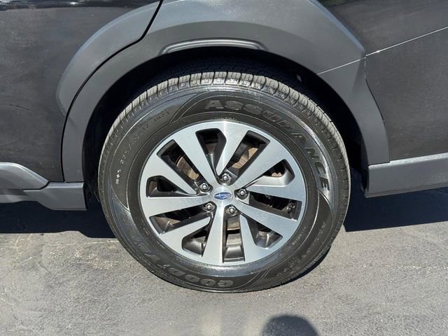Used 2023 Subaru Outback Premium AWD/4WD image 4