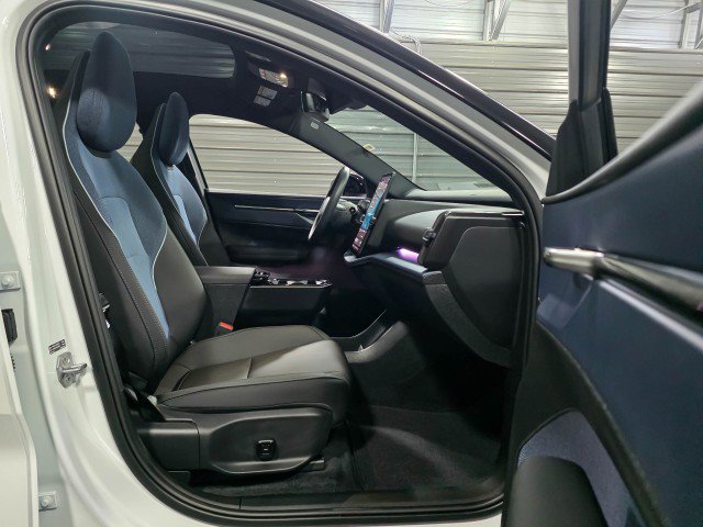 Used 2025 Volvo EX30 Plus image 15