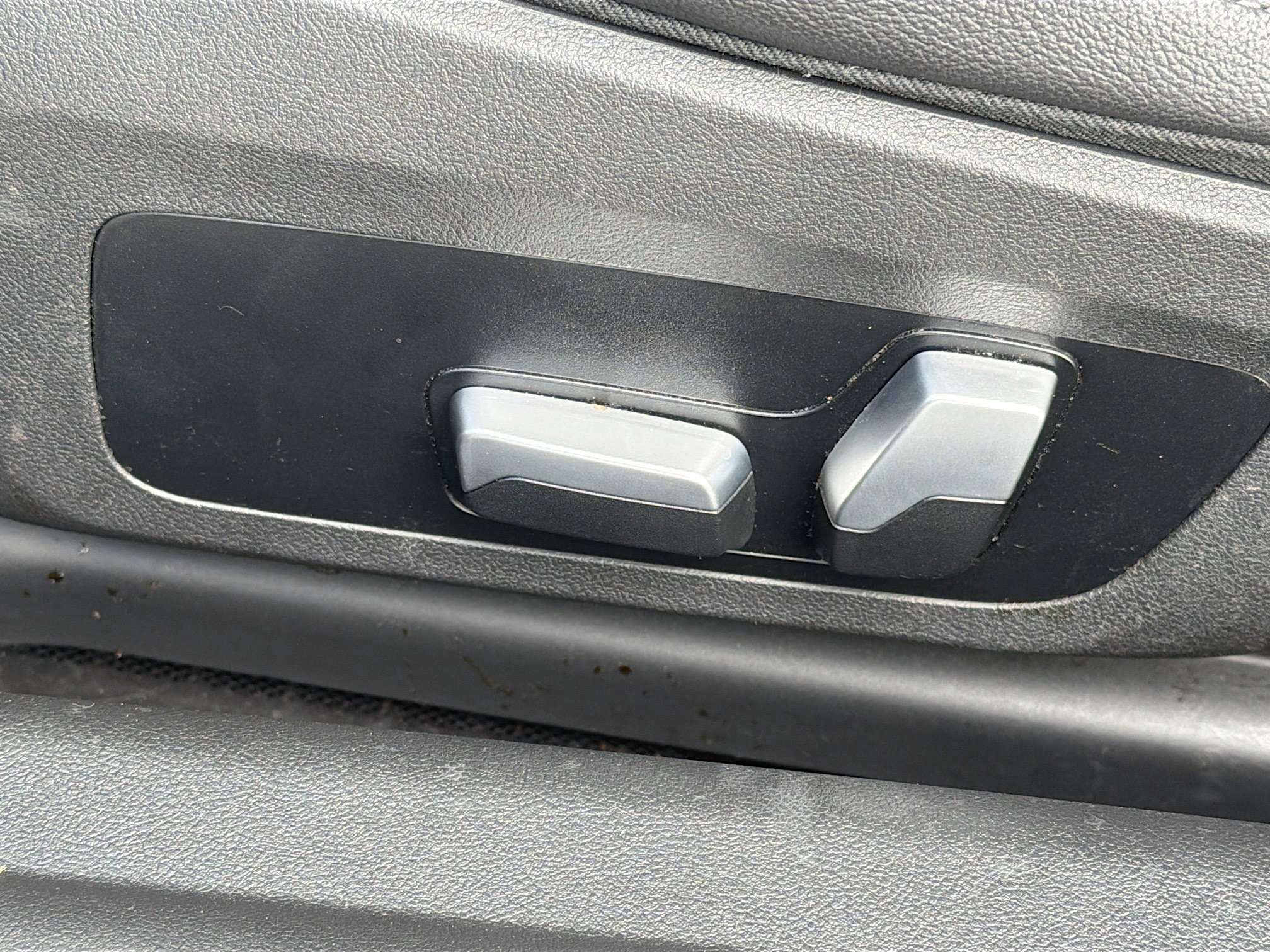 Used 2023 BMW 230i 230i w/ Convenience Package image 23