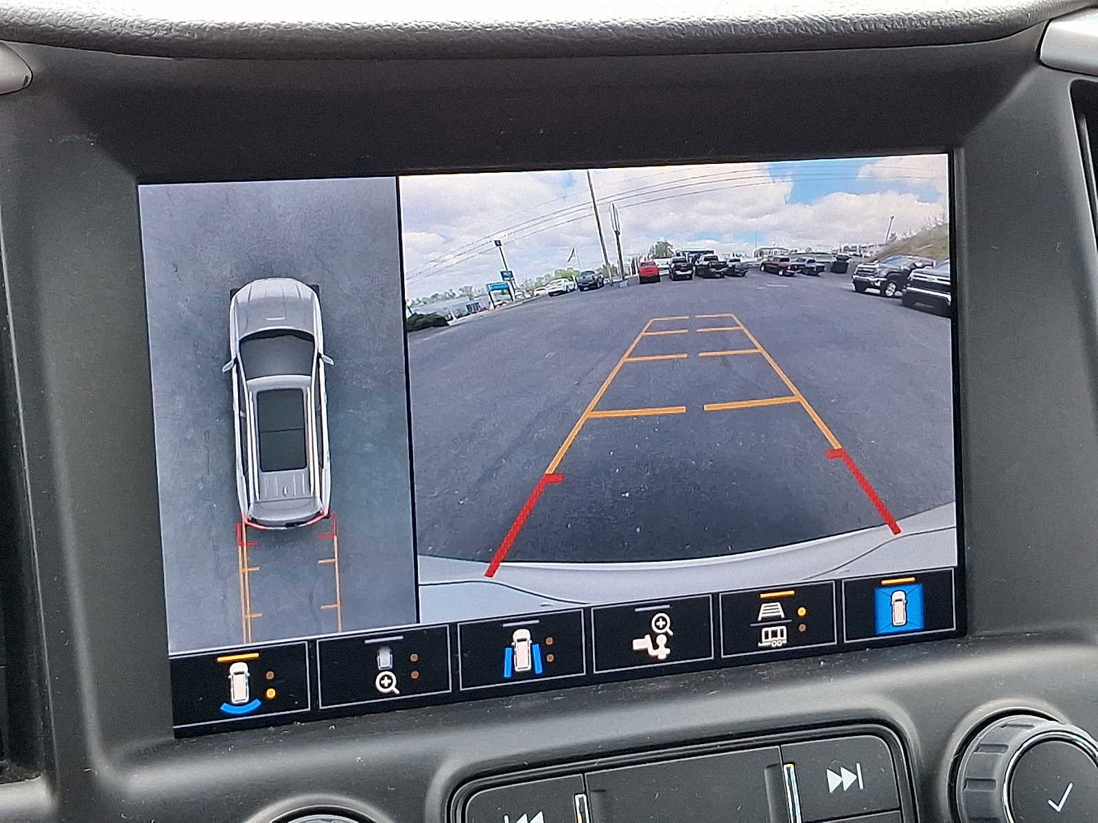 Used 2023 GMC Terrain AT4 w/ LPO, 'HIT The Road' Package image 20