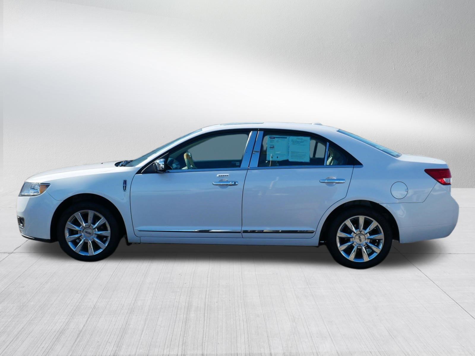 Used 2012 Lincoln MKZ FWD image 4