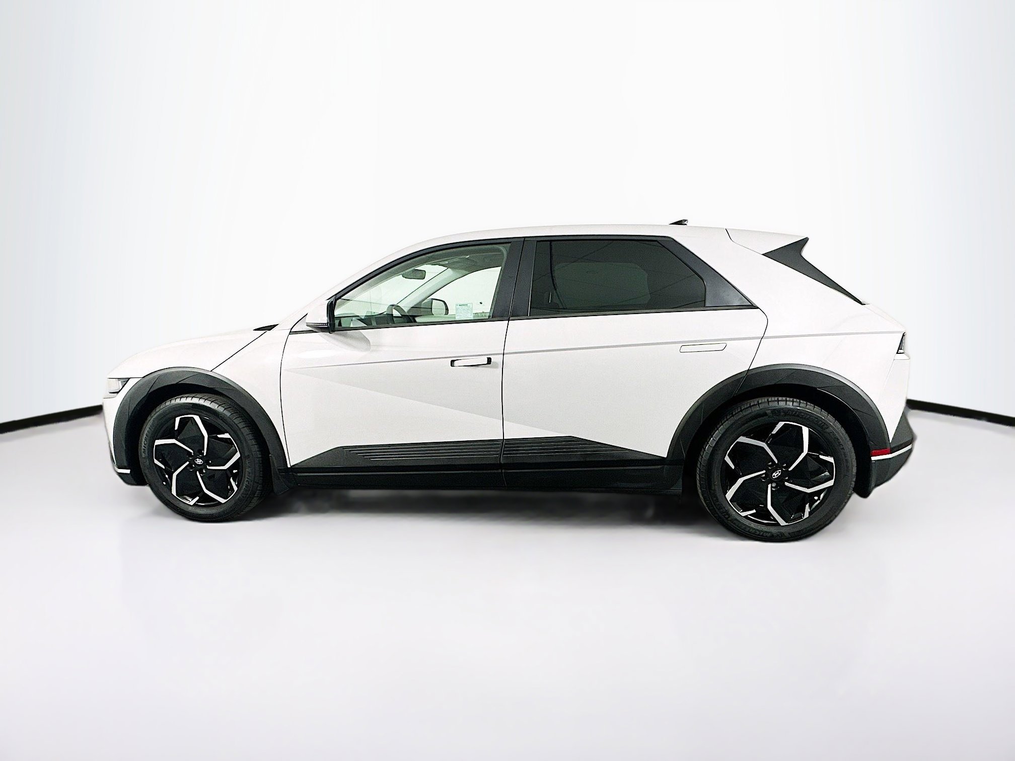 Used 2024 Hyundai Ioniq 5 SEL image 4