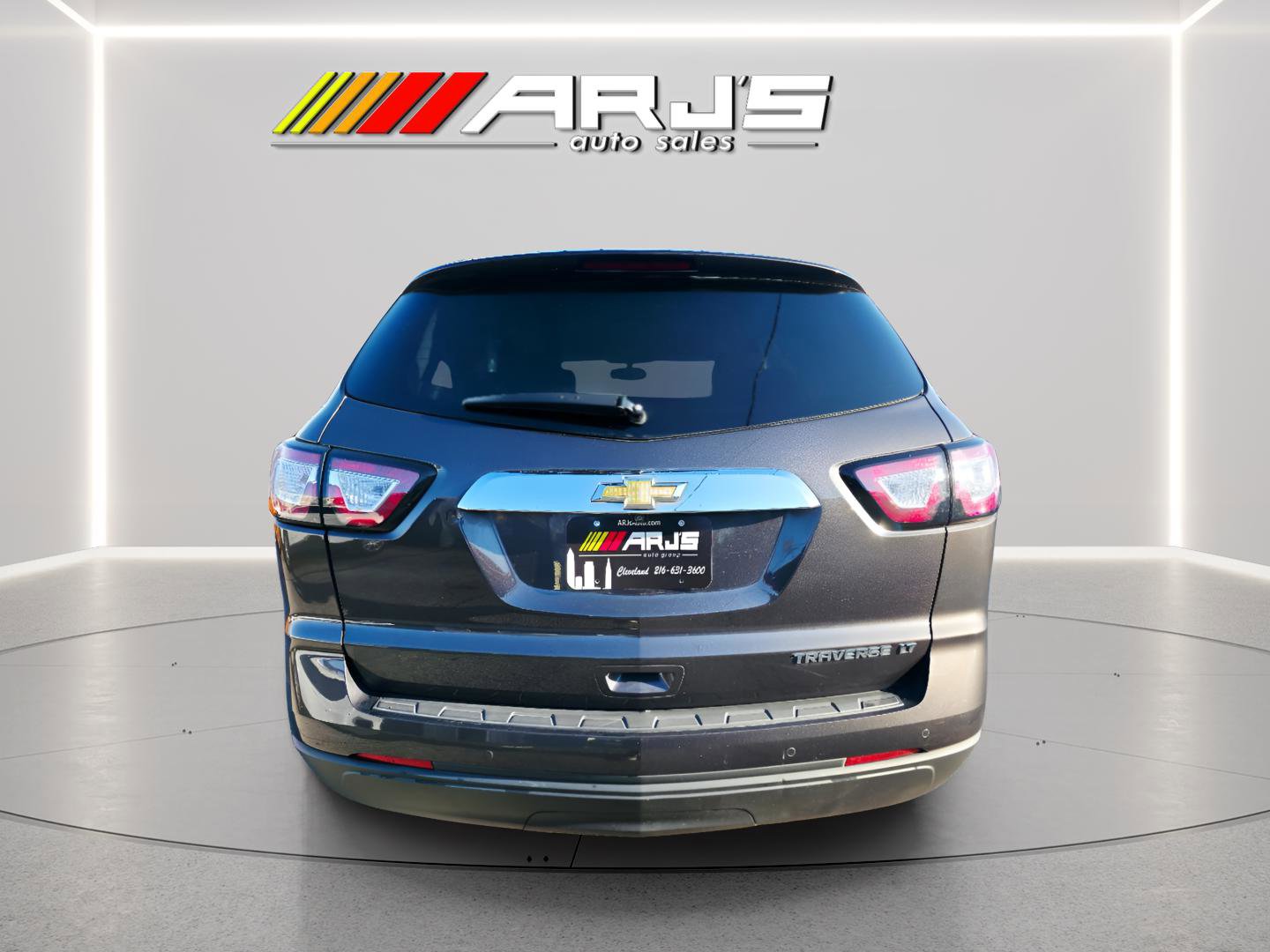 Used 2015 Chevrolet Traverse LT image 3