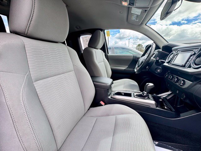 Used 2019 Toyota Tacoma SR5 AWD/4WD image 14