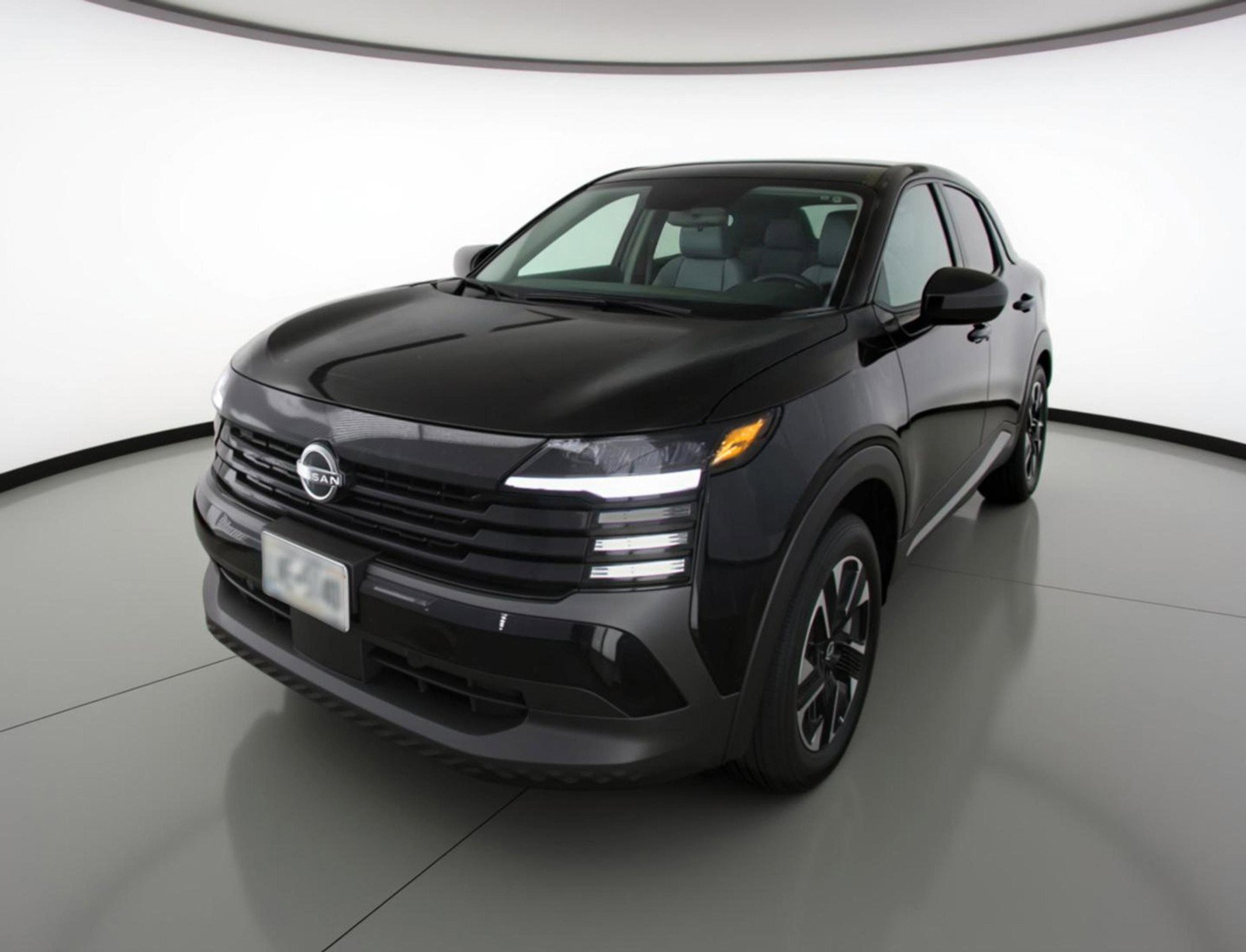 Used 2025 Nissan Kicks SV image 3