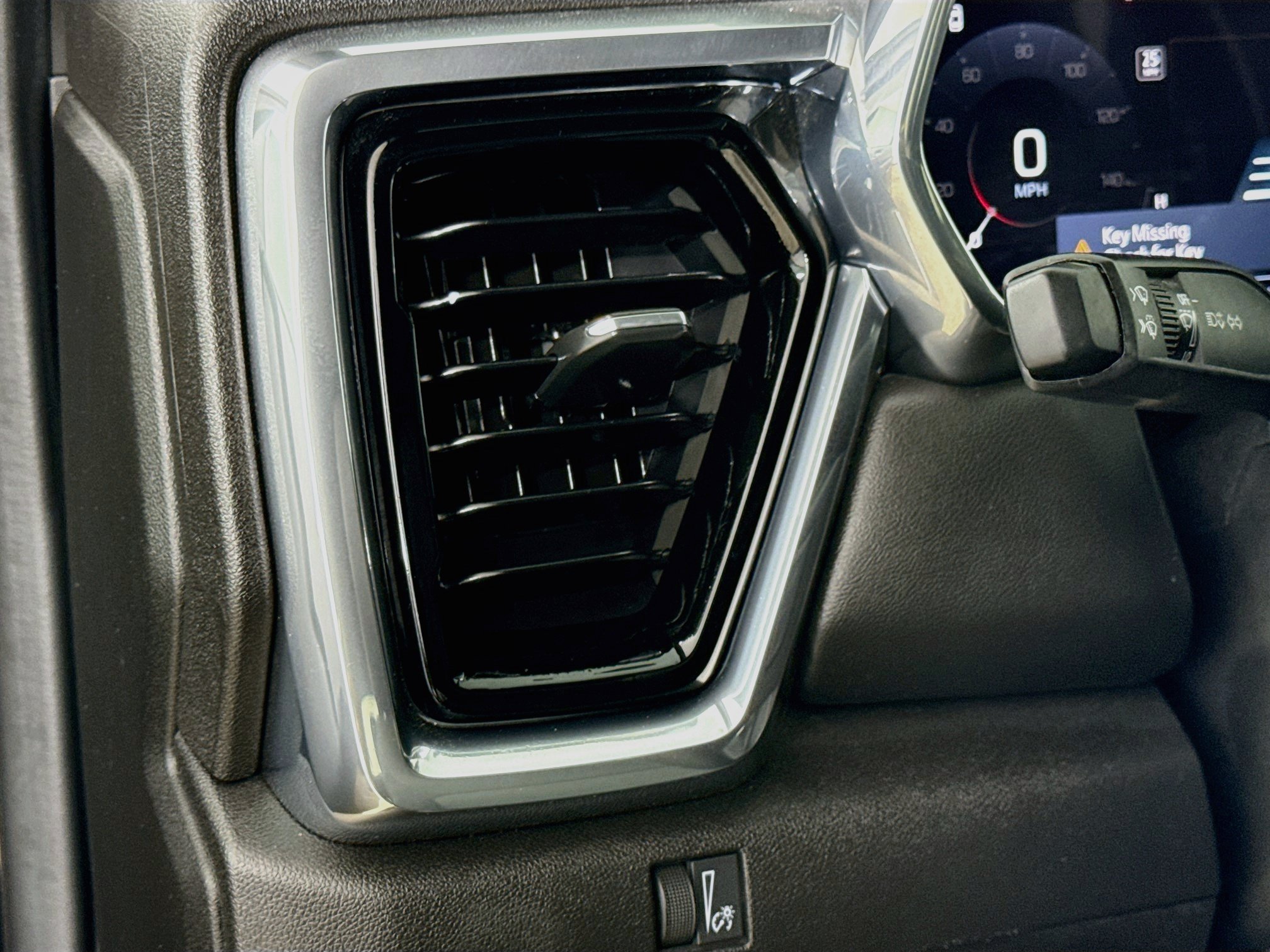 Used 2024 GMC Canyon Elevation w/ Convenience Package RWD image 12