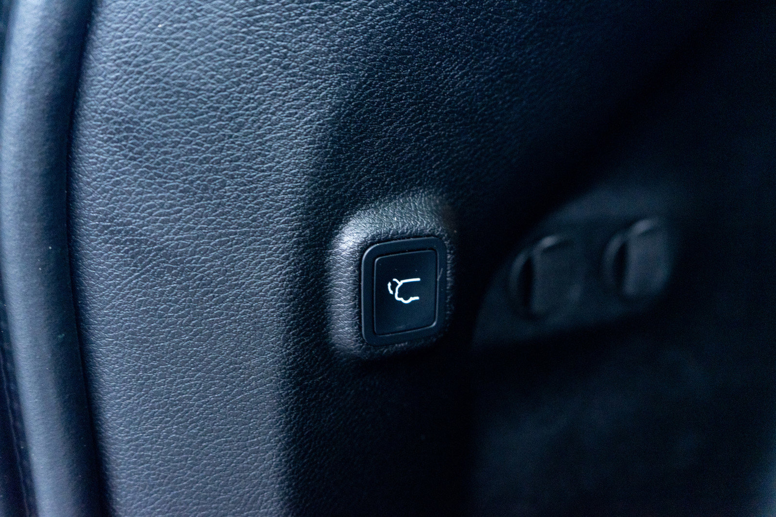 Used 2021 Jeep Cherokee Limited image 11