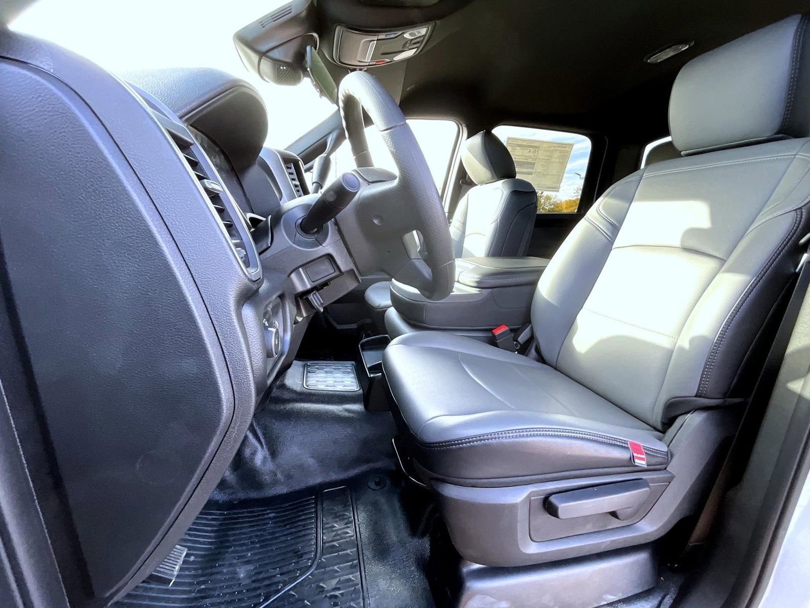 New 2026 RAM 5500 Tradesman w/ Chrome Appearance Group image 9