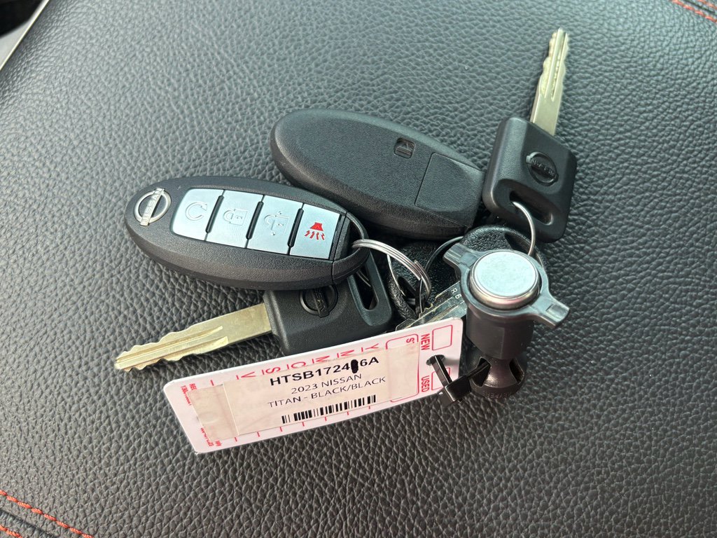 Used 2023 Nissan Titan PRO-4X w/ Pro-4x Convenience Package image 37