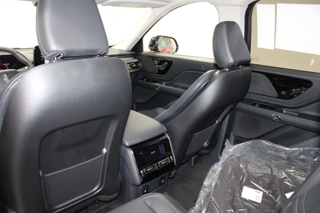 New 2026 Lincoln Aviator 2WD image 27